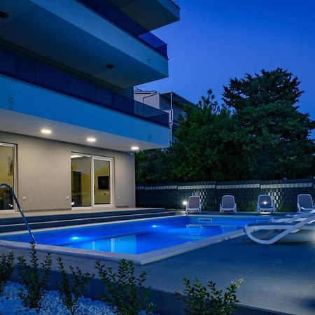 Seka Apartments With A Pool Kastela Ngoại thất bức ảnh