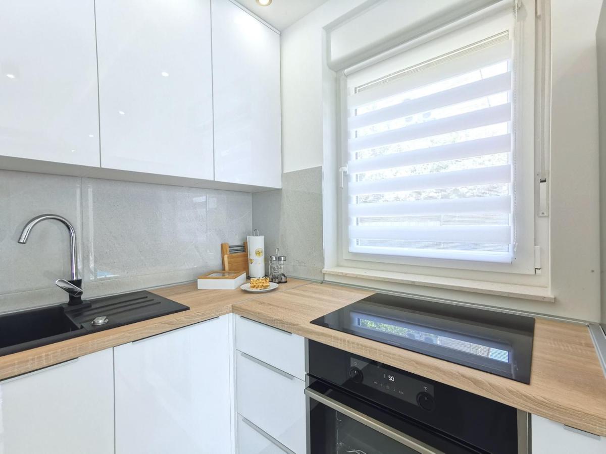 Seka Apartments With A Pool Kastela Ngoại thất bức ảnh