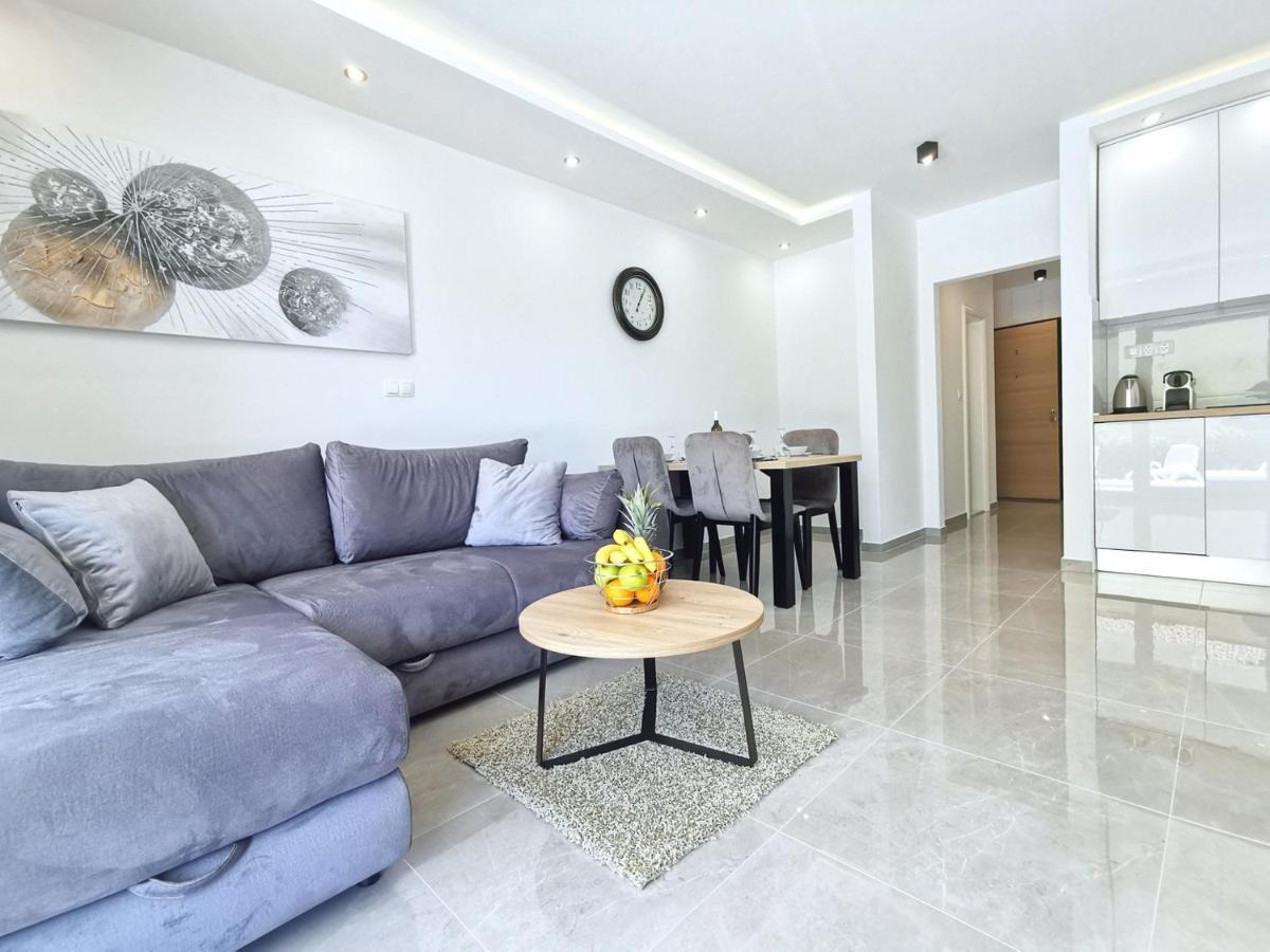 Seka Apartments With A Pool Kastela Ngoại thất bức ảnh