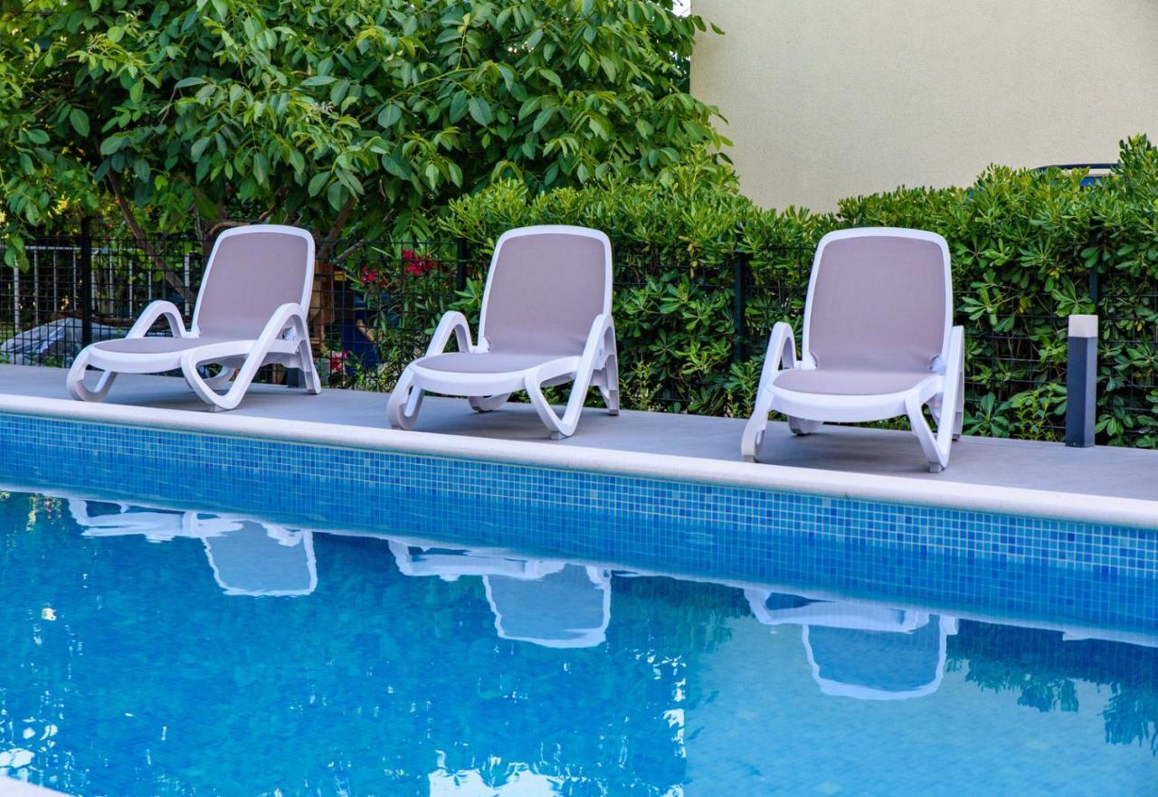 Seka Apartments With A Pool Kastela Ngoại thất bức ảnh