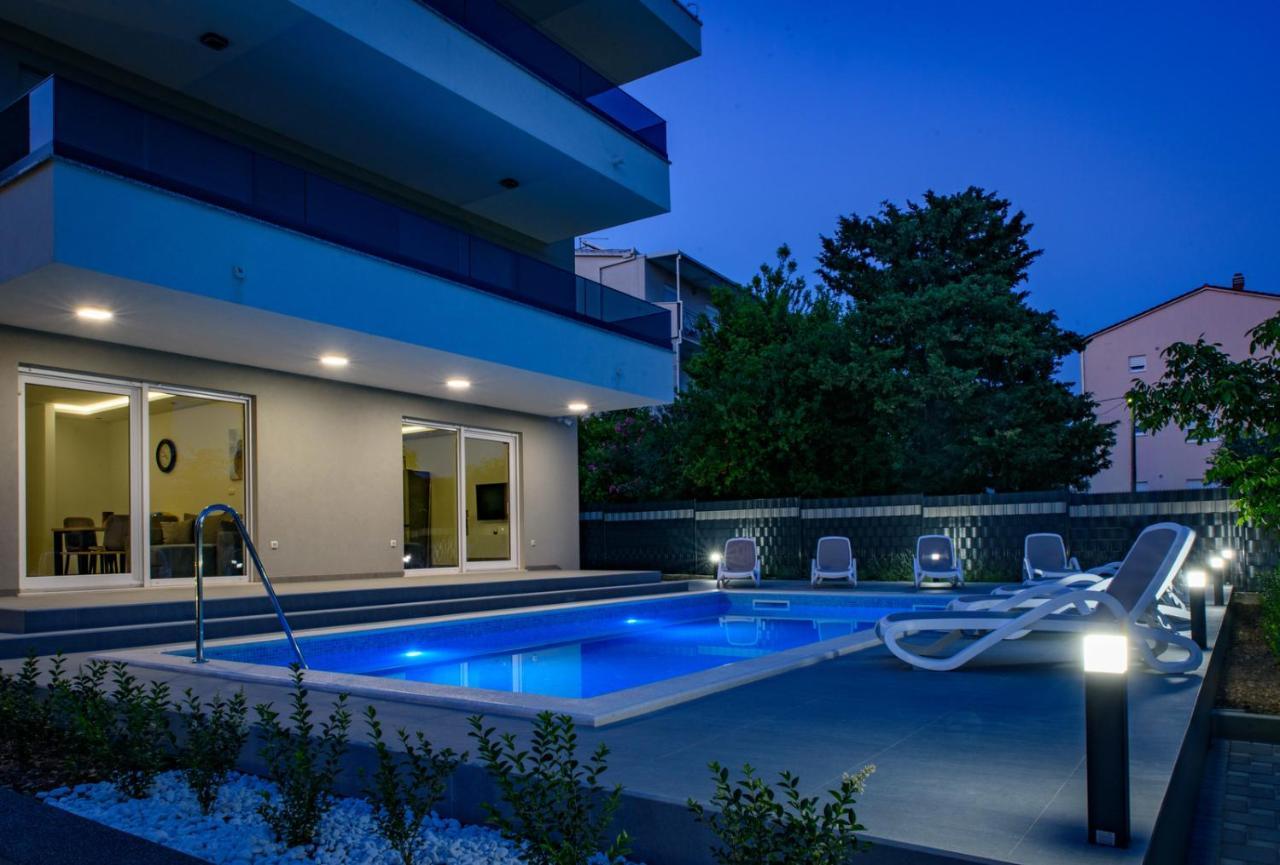 Seka Apartments With A Pool Kastela Ngoại thất bức ảnh