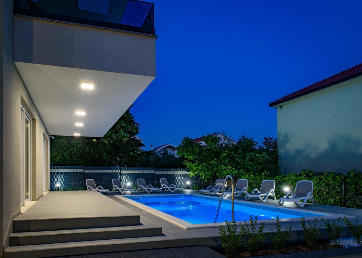 Seka Apartments With A Pool Kastela Ngoại thất bức ảnh