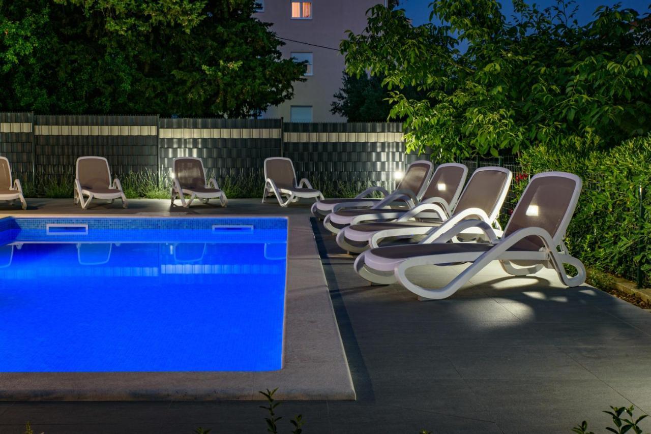 Seka Apartments With A Pool Kastela Ngoại thất bức ảnh