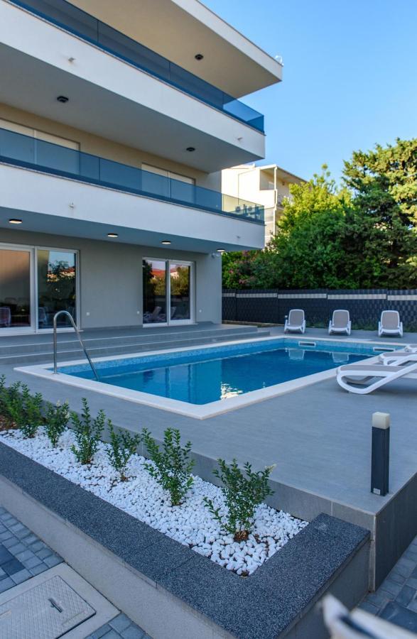 Seka Apartments With A Pool Kastela Ngoại thất bức ảnh